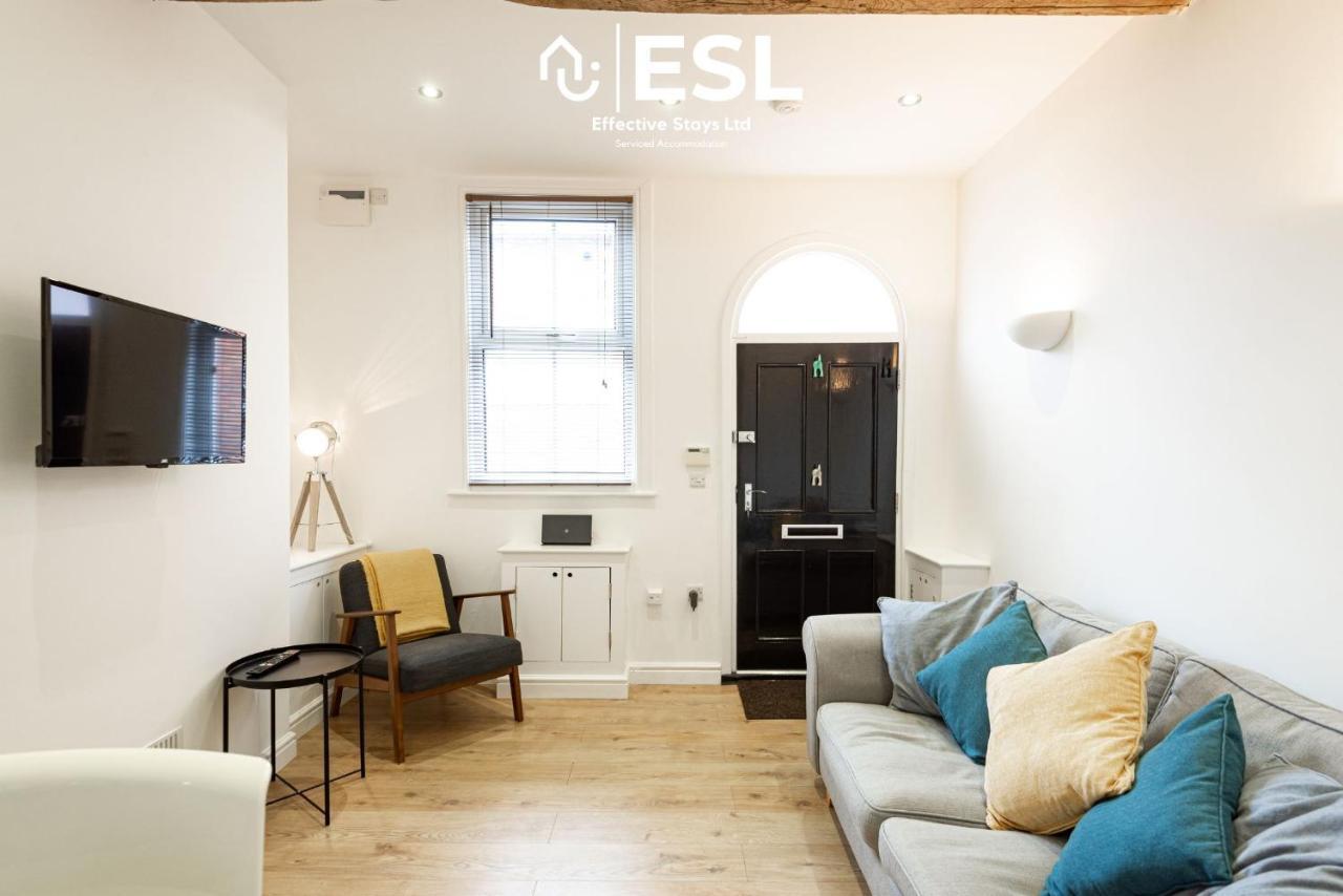 2 Bedroom Terrace Cottage, Parking, 5 Minutes Drive To Royal Shrewsbury Hospital Dış mekan fotoğraf