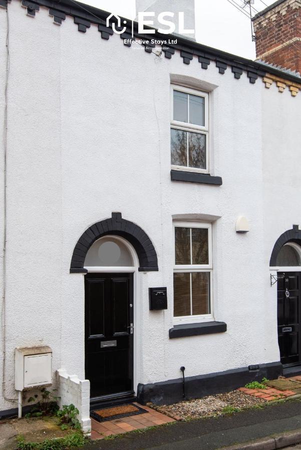 2 Bedroom Terrace Cottage, Parking, 5 Minutes Drive To Royal Shrewsbury Hospital Dış mekan fotoğraf